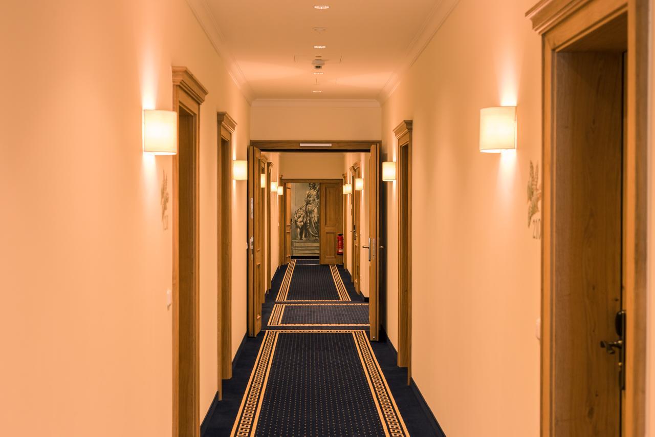 Hotel & Gaststaette Zum Erdinger Weissbraeu ミュンヘン エクステリア 写真