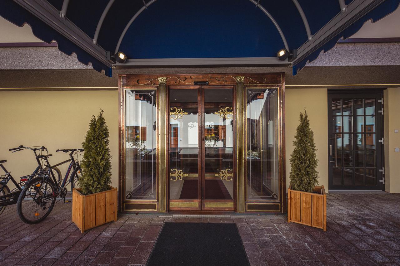 Hotel & Gaststaette Zum Erdinger Weissbraeu ミュンヘン エクステリア 写真